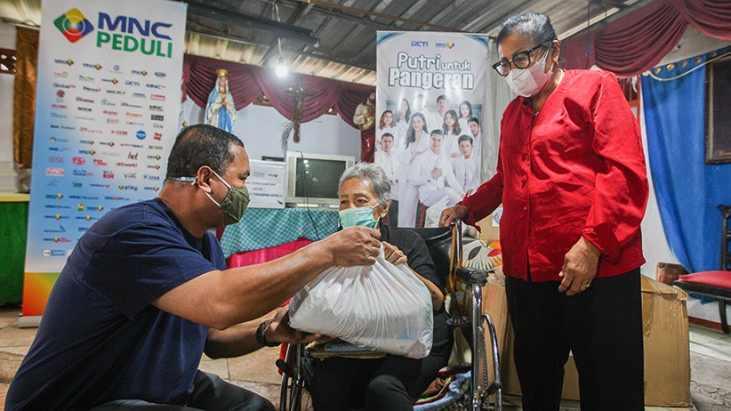 Perhatikan Kebutuhan Lansia, MNC Peduli Salurkan Sembako ke Panti Jompo Kasih Sayang - Bagian 1