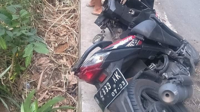 Motor Oleng Tabrak Truk di Semarang, 1 Tewas 