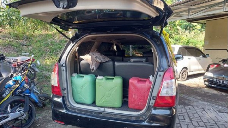 Razia Miras, Polres Minut Amankan 75 Liter Cap Tikus Tanpa Izin Edar