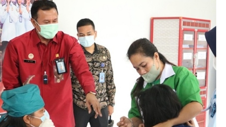 400 Napi Perempuan di Medan Disuntik Vaksin, 1 Orang Takut  Lihat Jarum