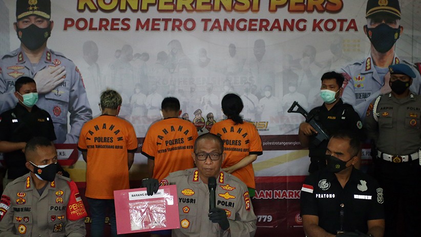 Tangan Diborgol, Coki Pardede Minta Maaf karena Pakai Narkoba - Bagian 3