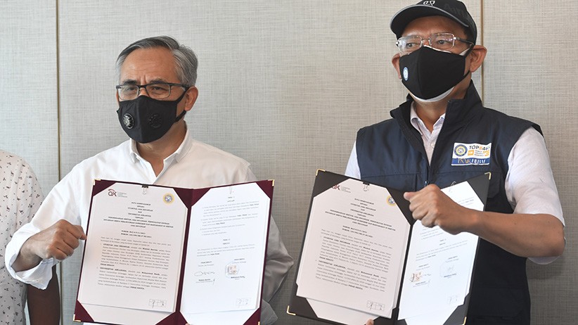 OJK - Unair Kerja Sama Peningkatan Edukasi Keuangan dan Perlindungan Konsumen - Bagian 1