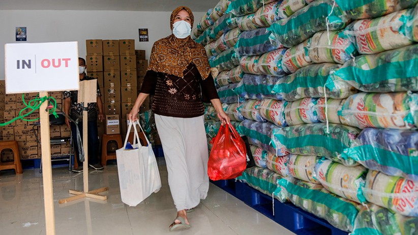 Berbelanja Kebutuhan Pangan Bersubsidi di Food Station Pasar Induk Cipinang - Bagian 1