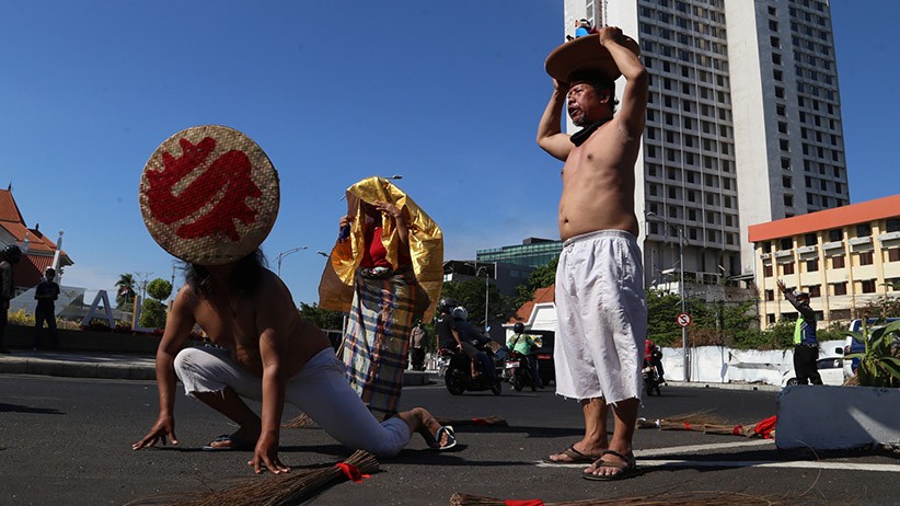 Ungkapan Harapan Seniman Surabaya di Persimpangan Jalan - Bagian 2
