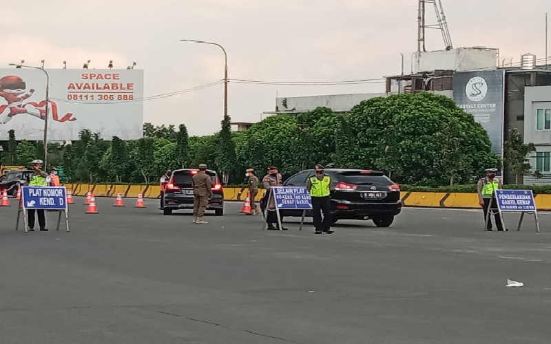 Ganjil Genap di Bandung, Polisi Putar Balik 608 Kendaraan Luar Kota di Tol Pasteur