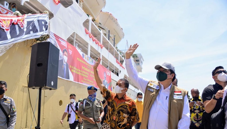 Menko Airlangga Sebut Isoter Terapung KM Tidar dan Vaksinasi di Jayapura Dukung PON XX Papua