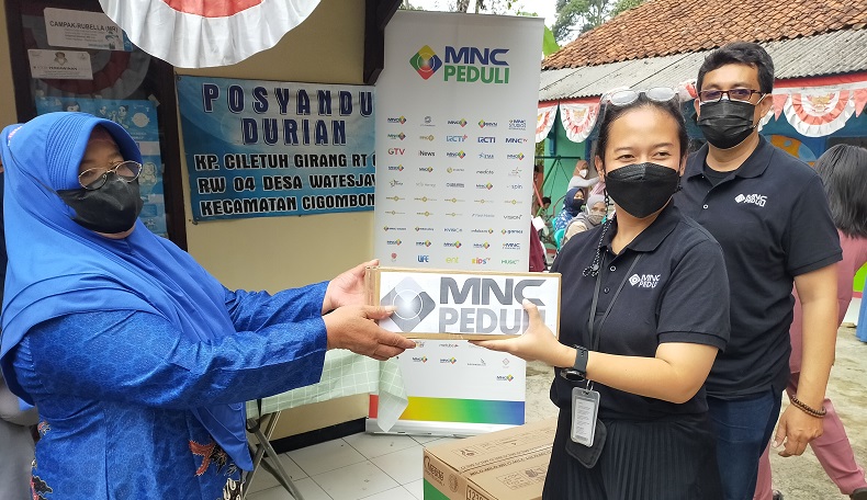 Dukung Tumbuh Kembang Anak, MNC Peduli dan Posyandu Durian Cek Gizi di Ciletuh Girang Bogor