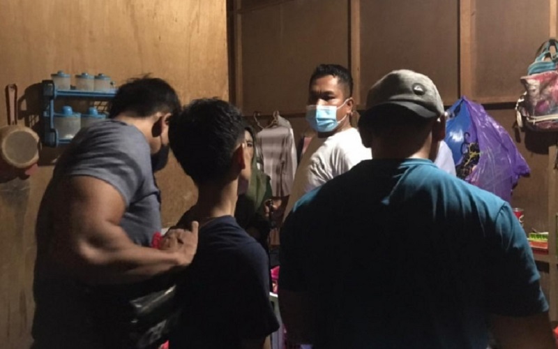 Duh, Kakek dan Pemuda Ini Ditangkap Polisi gegara Simpan Sabu
