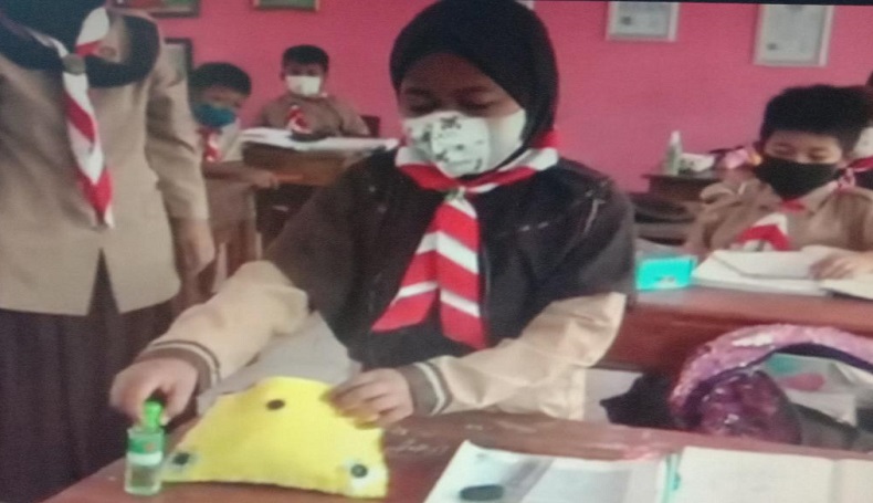 title PTM Terbatas Dimulai di Purwakarta, Siswa Harus Bawa Dompet Sehat PTM Terbatas Dimulai di Purwakarta, Siswa Harus Bawa Dompet Sehat