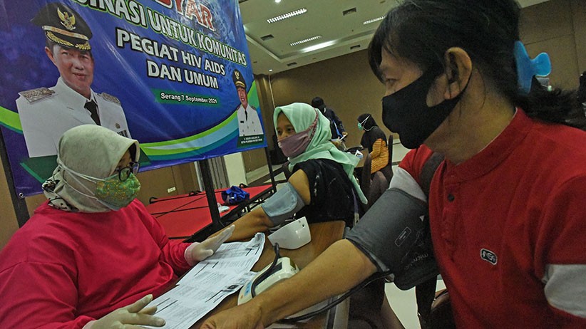 1.000 Orang Pegiat dan Penderita HIV / AIDS Ikuti Vaksinasi Covid-19 - Bagian 2