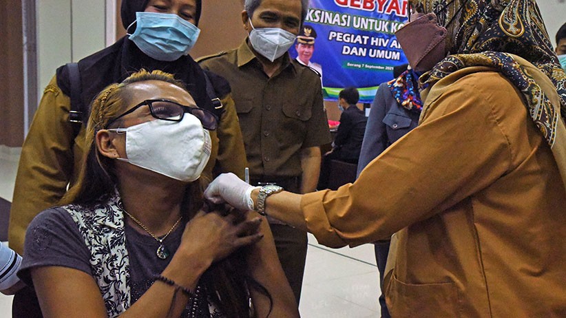 1.000 Orang Pegiat dan Penderita HIV / AIDS Ikuti Vaksinasi Covid-19 - Bagian 1