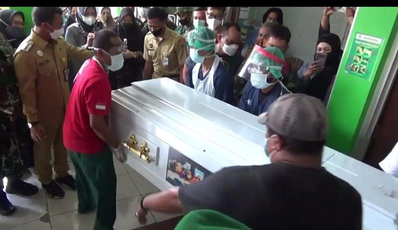 title Kodam IV/Diponegoro Berduka, Wakil Aster Meninggal akibat Kecelakaan di Tol Batang Kodam IV/Diponegoro Berduka, Wakil Aster Meninggal akibat Kecelakaan di Tol Batang