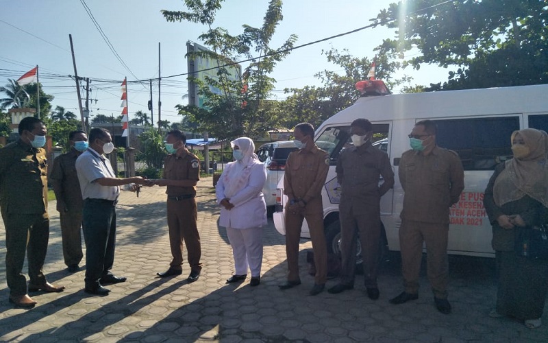 Dinkes Aceh Utara Serahkan 8 Unit Ambulans untuk Rumah Sakit dan Puskesmas