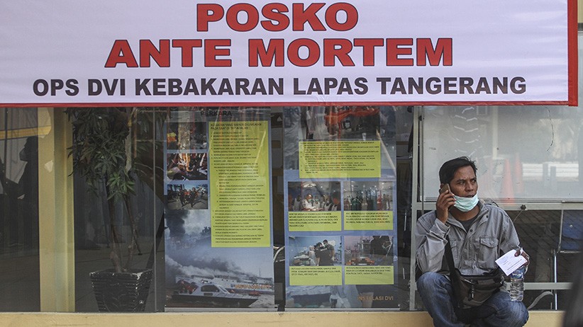 Keluarga Korban Kebakaran Lapas Tangerang Datangi Posko Ante Mortem  - Bagian 1