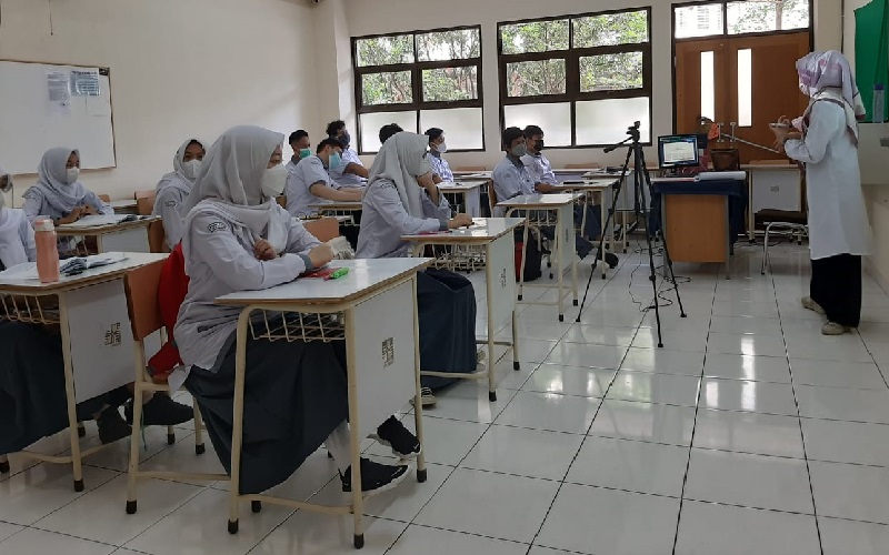 FAGI Temukan Masih Ada Oknum Guru Tak Taat Prokes saat PTM di Bandung