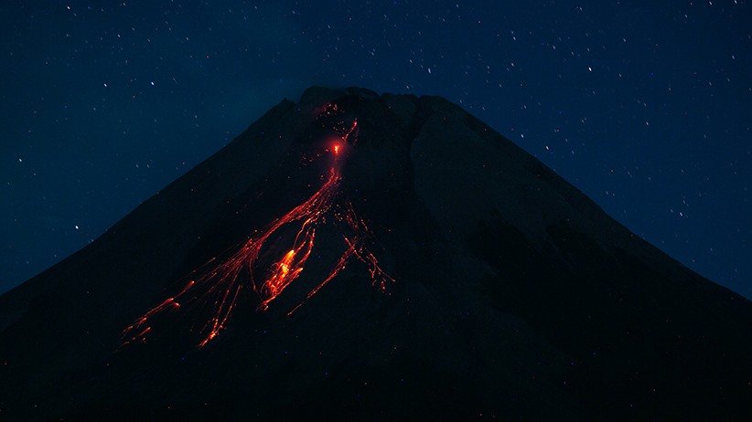 Gunung Merapi Keluarkan 11 Kali Guguran Lava Pijar, Jarak Luncur 1.500 Meter - Bagian 1