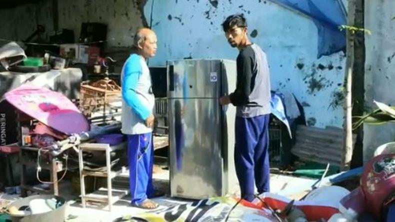 Tak Punya Tempat Tinggal, Warga di Semarang Ini Bertahan di Puing Rumah yang Dirobohkan 
