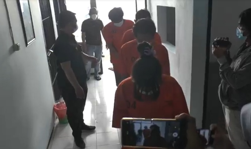 BNN Surabaya Tangkap 4 Jaringan Narkoba, 3 di Antaranya Satu Keluarga 