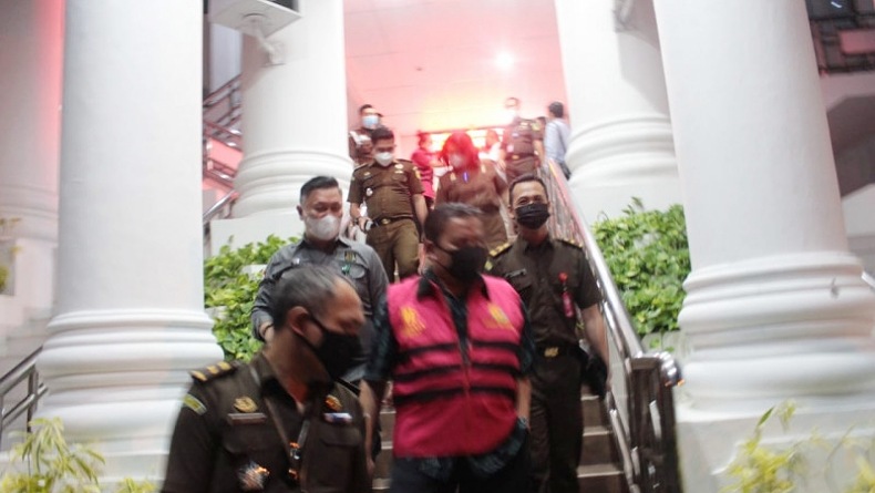 Kejati Sulut Tahan 2 Tersangka Kasus Korupsi, Rugikan Negara Rp28,8 Miliar