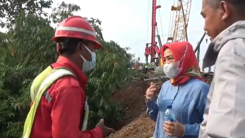 Legislator Purwakarta Bersitegang dengan Pekerja Proyek Kereta Cepat Gegara Longsor