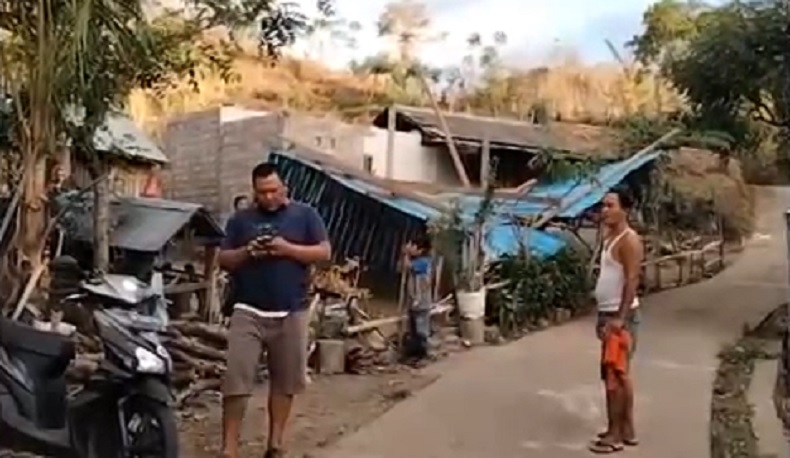 title Rumah Diterjang Puting Beliung, Sekeluarga di Buleleng Selamat dari Maut Rumah Diterjang Puting Beliung, Sekeluarga di Buleleng Selamat dari Maut