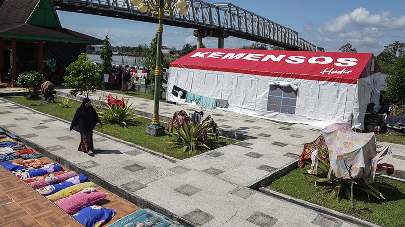 Rumah Terendam, Ratusan Korban Banjir Luapan Sungai Katingan Mengungsi  - Bagian 2