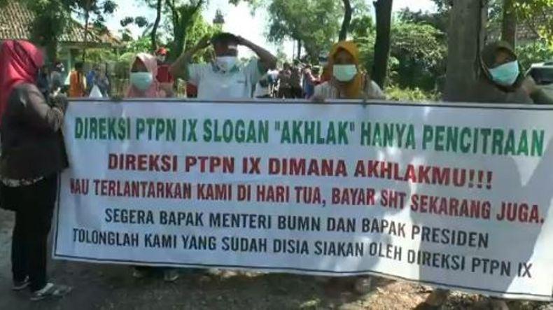 Tuntut Santunan Hari Tua, Pensiunan PTPN Nusantara IX Demo di PG Sragi Pekalongan