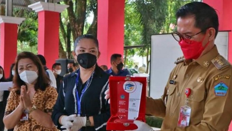 title Luncurkan E-Belajar, Pemkab Minahasa Utara Tingkatkan Kualitas Pendidikan di Tengah Pandemi Luncurkan E-Belajar, Pemkab Minahasa Utara Tingkatkan Kualitas Pendidikan di Tengah Pandemi