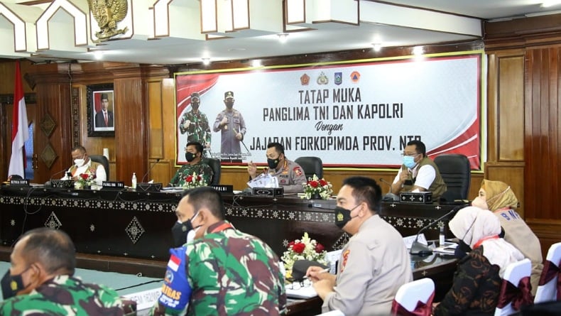 NTB Turun Level PPKM, Panglima TNI-Kapolri Ingatkan Perketat Prokes serta Pacu Vaksinasi