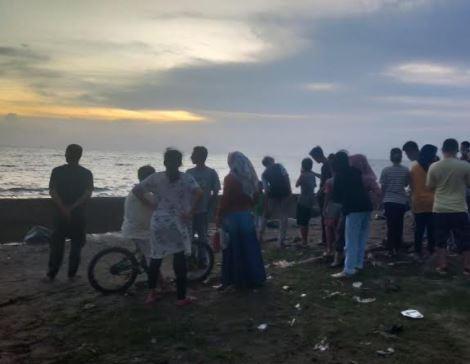 2 Remaja Di Padang Tenggelam Digulung Ombak Pantai Cimpago Purus