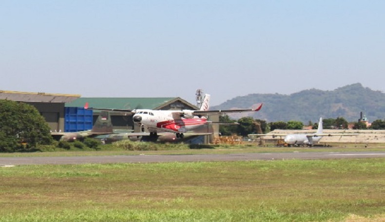 Keren, Pesawat CN235-220 Sukses Terbang dengan BBM Avtur Minyak Sawit 