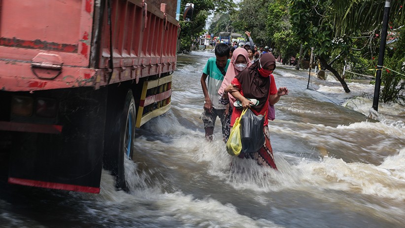 15.000 Lebih Rumah Terendam Banjir akibat Luapan Sungai Katingan - Bagian 2
