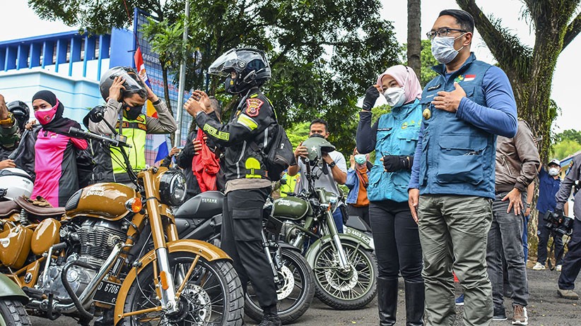 Naik Motor, Ridwan Kamil dan Atalia Praratya Safari Vaksinasi di Jabar Selatan - Bagian 2