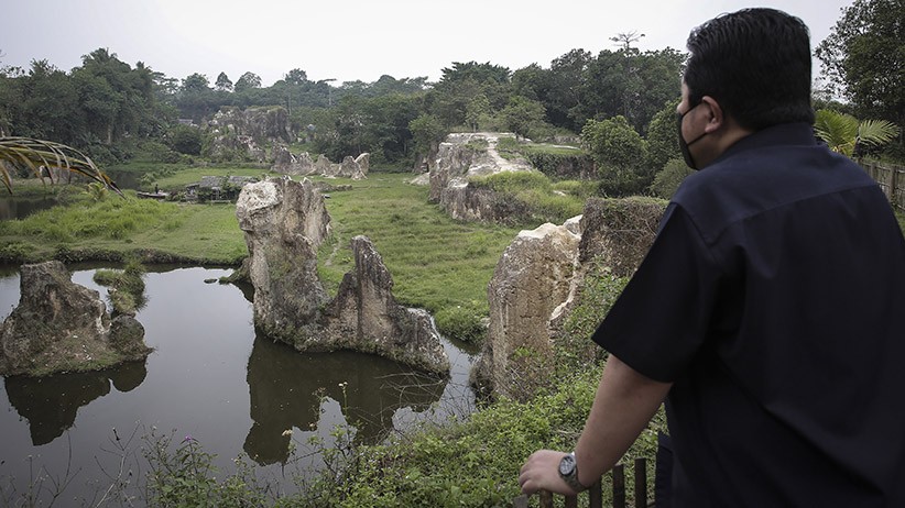 Potret Erick Thohir Berikan 25 Taman Bacaan dan Cek Wisata Taman Tebing Koja - Bagian 4