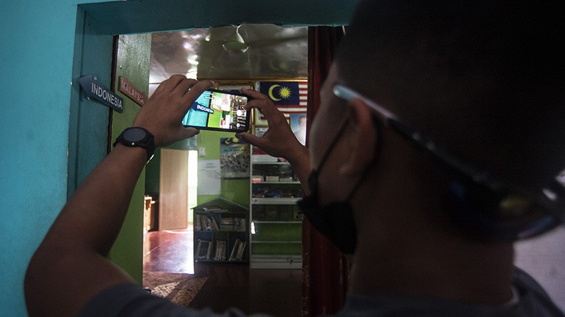 Penampakan Rumah Berdiri di Atas 2 Negara, Ruang Tamu Indonesia dan Dapur Malaysia - Bagian 2