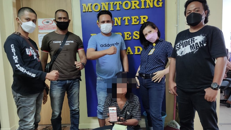Asyik Rekap Judi Togel Online, Warga Manado Digiring ke Kantor Polisi