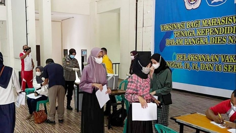 Polwan Polda Gorontalo Buka Gerai Vaksinasi Covid-19 di Kampus UNG