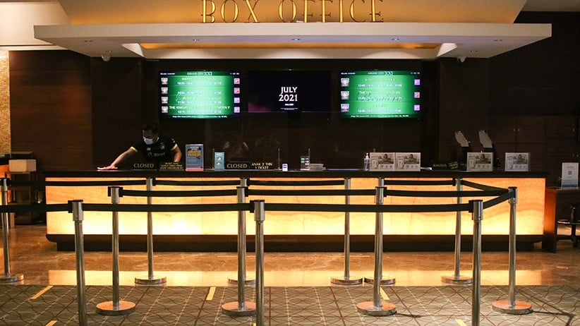 Suasana Bioskop Kembali Dibuka dengan Kapasitas 50 Persen - Bagian 2