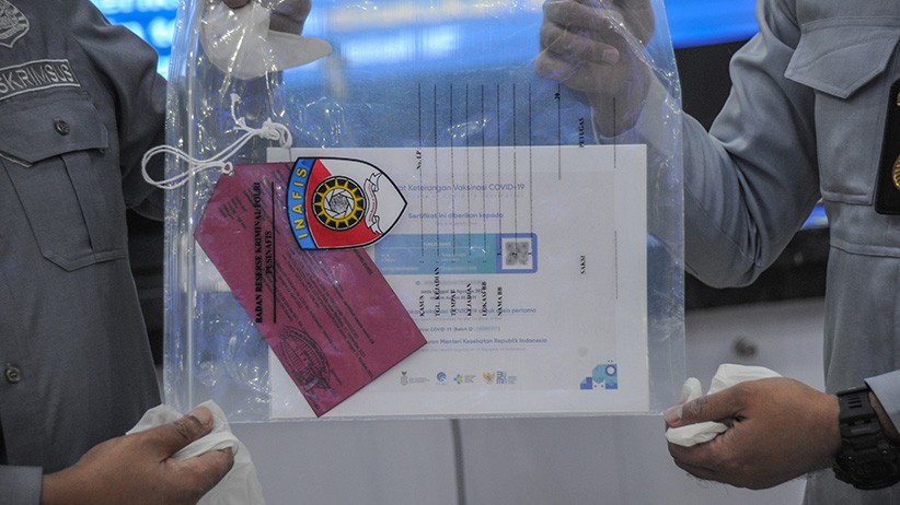 Penampakan Sertifikat Vaksin Covid-19 Palsu, Harga Rp100.000 - Rp300.000 - Bagian 1