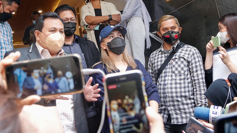 Momen Ayu Ting Ting Diperiksa Polisi Terkait Postingan Instagram Milik Haters - Bagian 3