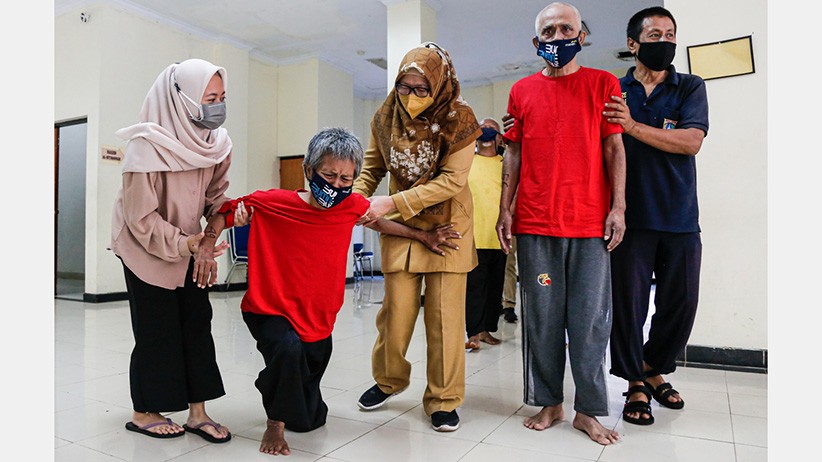 Ratusan Orang dengan Gangguan Jiwa Disuntik Vaksin Covid-19 - Bagian 4