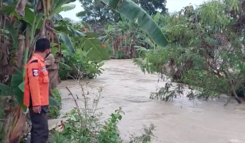 Tim SAR Cari Anak 11 Tahun Hanyut Terseret Banjir di Kota Serang