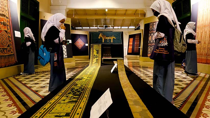 Aneka Ragam Fauna Indonesia dalam Kain Tradisional - Bagian 1