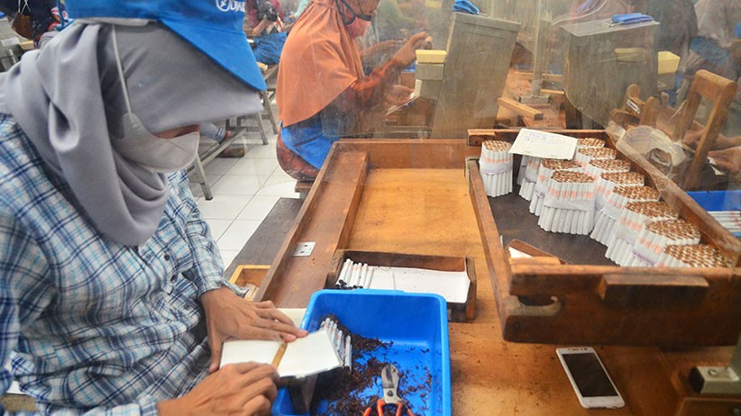 Pemerintah Pastikan Tarif Cukai Rokok Tahun 2022 Naik - Bagian 3