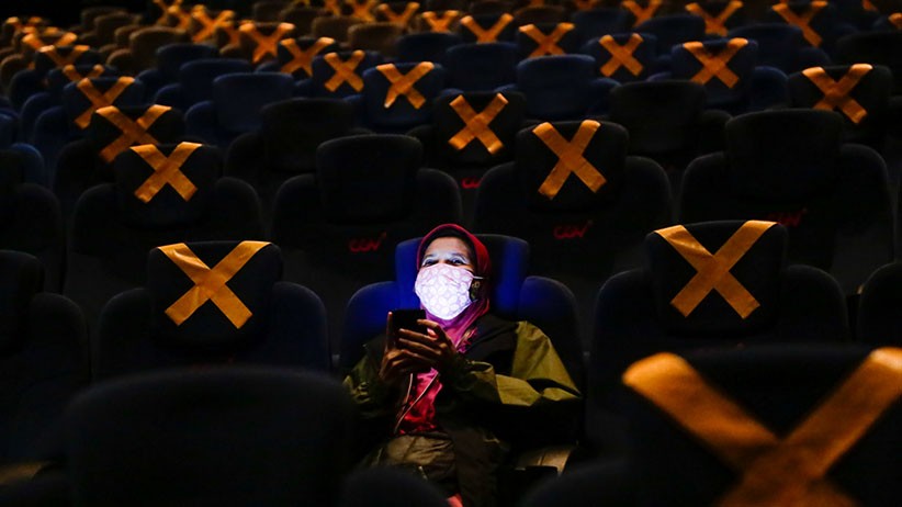 Bioskop Jakarta Mulai Beroperasi Hari Ini, Begini Suasananya - Bagian 1