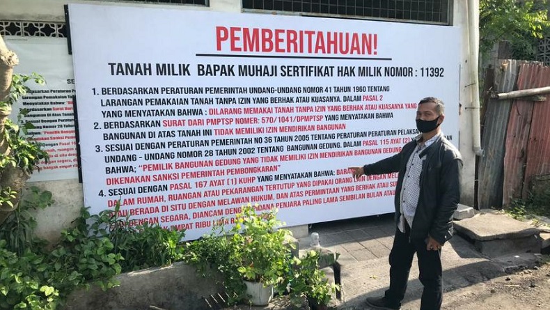 Terungkap, Anggota Kodam IX/Udayana Berfoto di Depan Rumah Warga Usai Pasang Banner Penyegelan