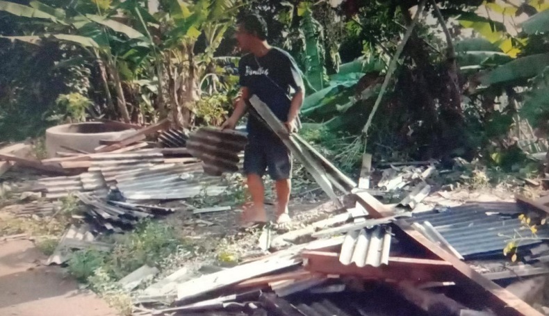 Kampung Neglasari Cianjur Porak Poranda Diterjang Hujan Deras Disertai Angin Kencang
