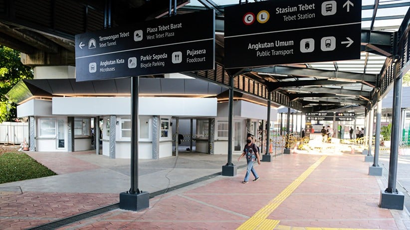 Wajah Baru Halte Integrasi Stasiun Tebet - Bagian 3