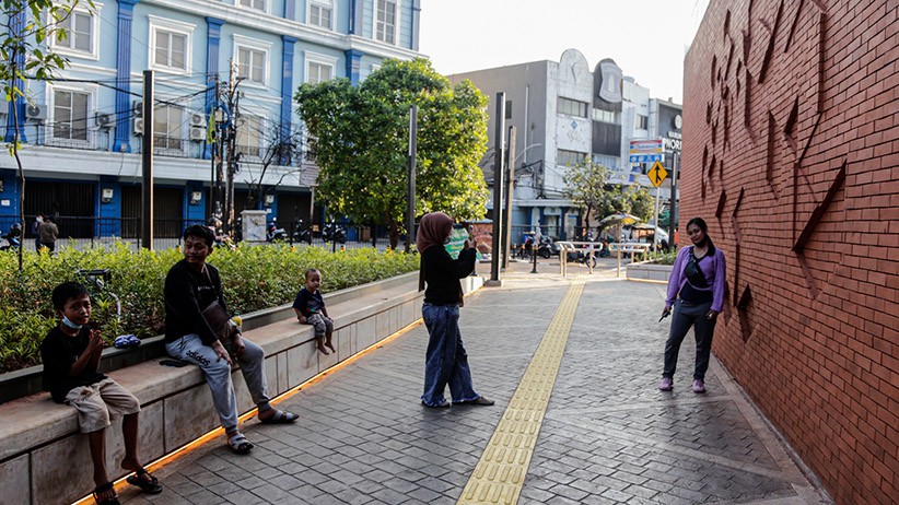 Wajah Baru Halte Integrasi Stasiun Tebet - Bagian 5