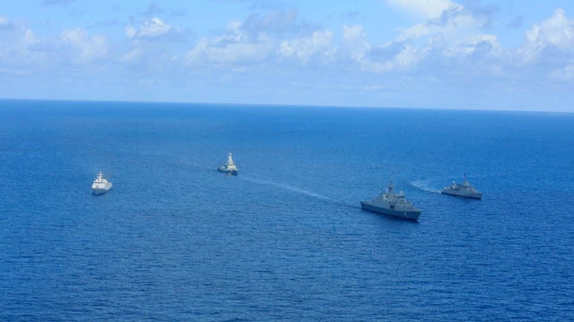 Manuver Kapal Perang TNI AL dan Angkatan Laut Singapura di Laut Natuna - Bagian 3